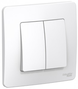 Systeme Electric BLANCA выкл. (перекл. проходной) СУ 2 кл. 10А бел. (пл.осн.) BLNVS106601 (10!)