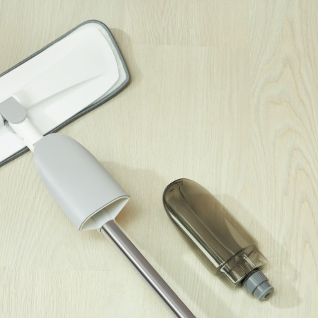 Швабра с распылителем и смен. насадкой тм VETTA, ручка 118см нерж.cталь, насадка микрофибра 41x12см