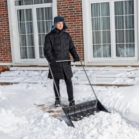 Движок для уборки снега пластиковый, 695 х 540 х 1460 мм, стальная рукоятка, Сибртех