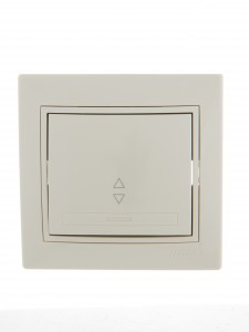 Lezard Мира выкл. СУ 1 кл. 10А (проходн.) крем. (корпус PC) 701-0303-105