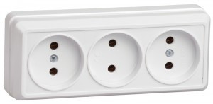 IEK ОКТАВА роз. ОУ 3 мест.  10А белый (корпус ABS) РС23-2-ОБ