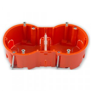 Bylectrica кор. уст. 2-х мест. с винтами для полых стен СУ 136х66х47,4мм, армлен, КЕ-504 исп.1