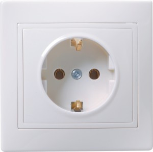 IEK КВАРТА роз. СУ 1 мест. бел. 16А (земля, керамика) РС10-3-КБ ERK11-K01-16-K