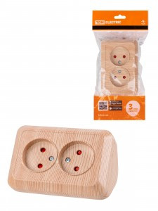 TDM Розетка угловая двойная 2П ОУ с з/ш IP20 250В 10А сосна "Ладога" SQ1801-0442