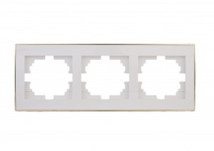 Lezard RAIN рамка 3 мест. горизонт. бел. с бок. вст. золото (PC) 703-0226-148