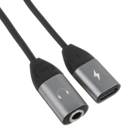 BY Аудио-переходник iP - miniJack 3,5мм, с возможностью зарядки