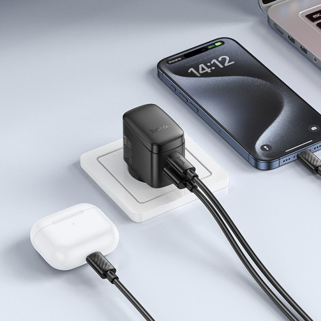 hoco. Зарядное устройство модель CS61A, USB+C 30W+ Кабель для зарядки С-С, цвет: черный
