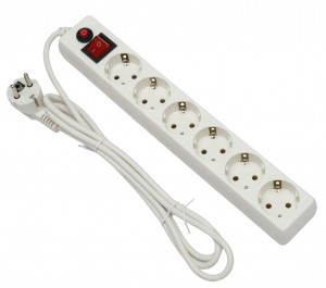 Гарнизон Сетевой фильтр (удл.) ПВС 3х0.75 6роз. 1.8м 10А земля, белый, пакет ECL-6-W-1.8