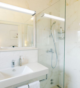 Uniel св-к св/д для зеркал 15W(1400lm) 4500K 4K серебро ULI-F44-15W/4500К IP20 SILVER