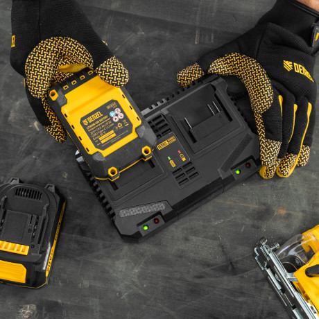 Устройство зарядное для аккумуляторов двухпортовое BCH-20-4.0x2, Li-Ion, 20 В, 4.0 А Denzel