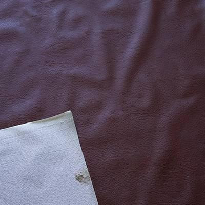 Винилискожа 42м2 310/329 (бордо)