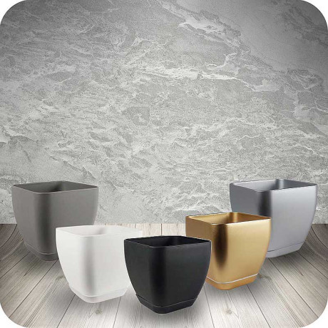 Горшок 1,9л черный 102/15-4 х18