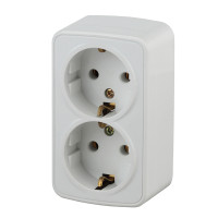 Розетка двухместная открытой установки Intro Polo с заз. 2х2P+E, 16А-250В, IP20, ОУ,3-204-01, белый