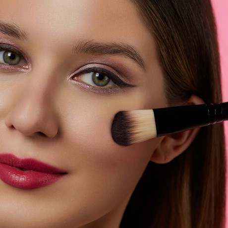 ЮНИLOOK Кисть для нанесения тональной основы/масок, дерево, синтетич.нейлон, 17,5см, черный, 26905-5