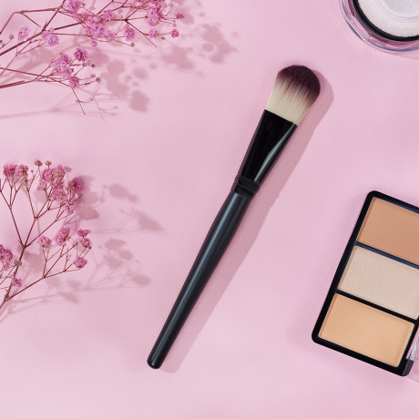 ЮНИLOOK Кисть для нанесения тональной основы/масок, дерево, синтетич.нейлон, 17,5см, черный, 26905-5