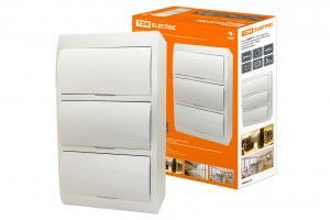 TDM бокс (корпус) пластик. ЩРН-П-36 мод. навесной с белой дверцей IP40 SQ0903-0007