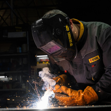 Щиток защитный лицевой (маска сварщика) F4, см. окно 90х35, DIN4/9-13// Denzel