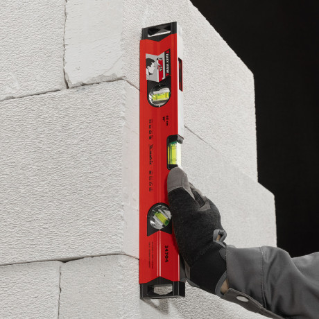 Уровень алюминиевый магнитный, 400 мм, фрезерованный, 3 глазка (1 зеркальный) усиленный Matrix