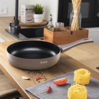 Сковорода штамп. алюм Комфорт d=24см h=6,3см антиприг. покрытие, индукция TR-44071 TalleR