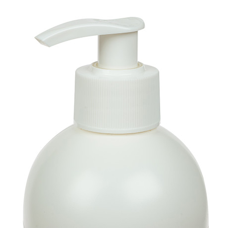 Шампунь для регулярного очищения и ухода за шерстью и кожным покровом животных Wellroom, 500 мл