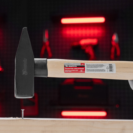 Молоток слесарный, 1000 г, квадратный боек, деревянная рукоятка Matrix