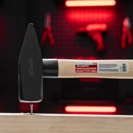 Молоток слесарный, 1500 г, квадратный боек, деревянная рукоятка Matrix