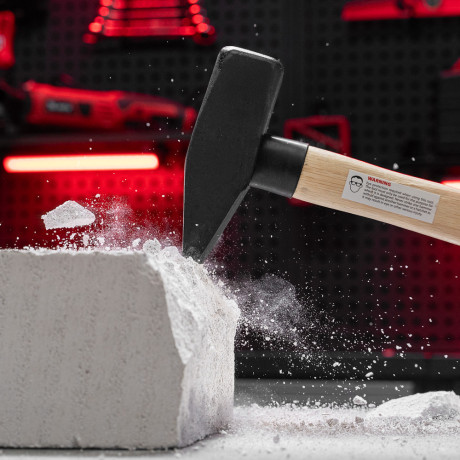 Молоток слесарный, 1500 г, квадратный боек, деревянная рукоятка Matrix