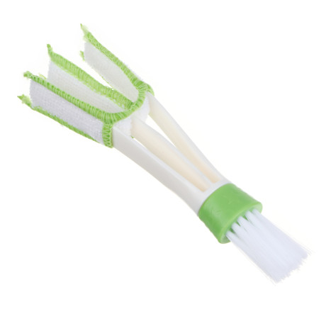 Губка и кисть для чистки труднодоступных мест автомобиля