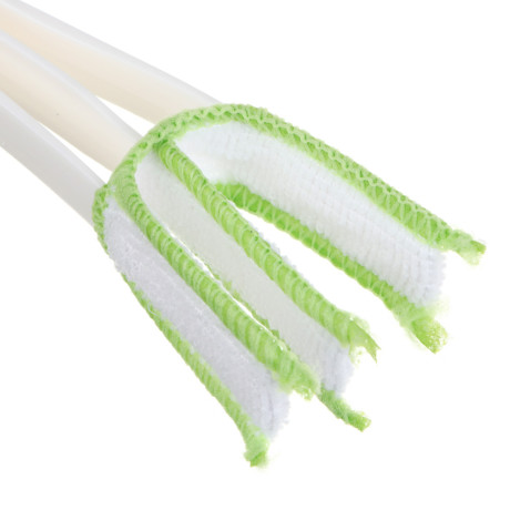 Губка и кисть для чистки труднодоступных мест автомобиля