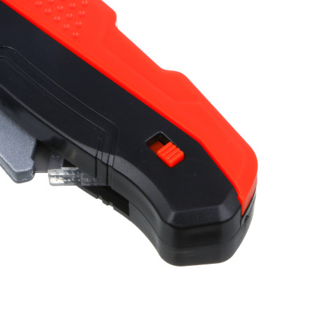 ЕРМАК Нож универсальный складной, пластик, с выдвижным лезвием 19мм трап + 4запас.лезвия, блистер