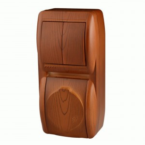 Lezard Ната блок ОУ роз.1 мест(земля, крыш,16А)+выкл. 2 кл. 10А сосна верт (корп.PC)  710-0800-173