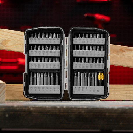 Набор бит, магнитный адаптер, CrV, пластиковый кейс, 64 шт. Matrix