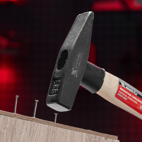 Молоток слесарный, 200 г, квадратный боек, деревянная рукоятка Matrix