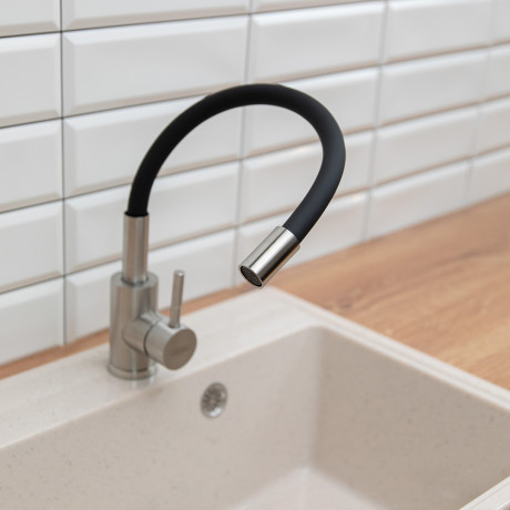 СоюзКран Смеситель для кухни, силиконовый излив, кер. картридж 35мм, черный, нерж. сталь, SS01-С132