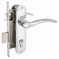 АЛЛЮР 132/1 СР хром 5кл М/О расстояние 70мм 1-ригельЗамок врезной с/руч (12)