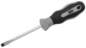 IEK ARMA2L 5 Отвертка шлицевая SL6, 5х100 Т2 A2L5-SC10-T2-SL-65-100