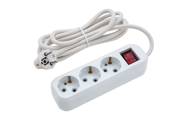 Удлинитель бытовой 3 м, 10A, тип УХз10, с заземлением и выключателем, 3 розетки, Сибртех