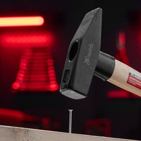 Молоток слесарный, 600 г, квадратный боек, деревянная рукоятка Matrix