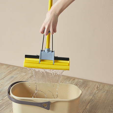 Швабра с отжимом и сменной насадкой ПВА тм VETTA, телеск. ручка 120см, 1 ряд роликов