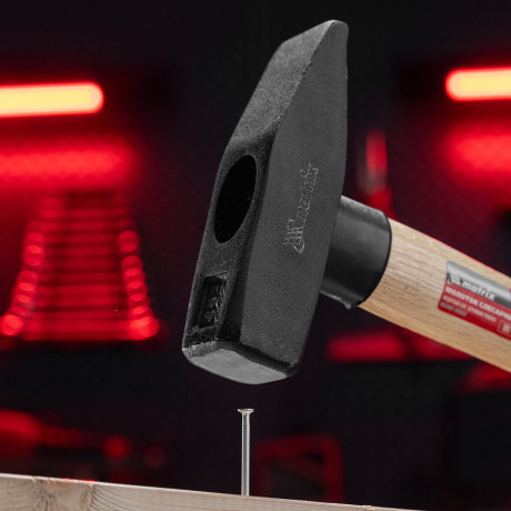 Молоток слесарный, 800 г, квадратный боек, деревянная рукоятка Matrix