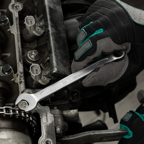 Набор инструментов, 1/2", 1/4", CrV, пластиковый кейс 82 предмета Stels