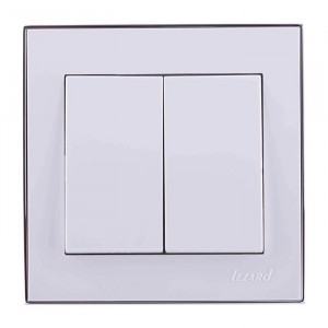 Lezard RAIN выкл. СУ 2 кл. бел. с бок. вст. хром (корпус PC) 703-0225-101