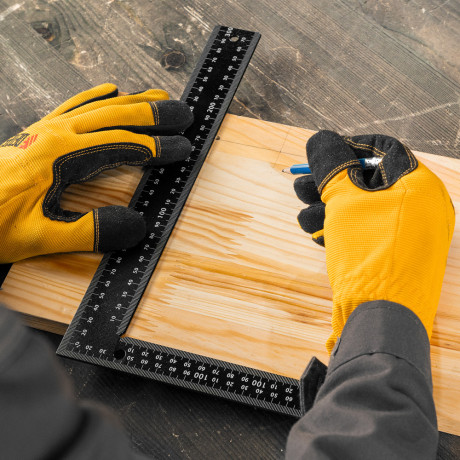 Угольник, 200 х 300 мм, алюминиевый, лазерная гравировка Denzel