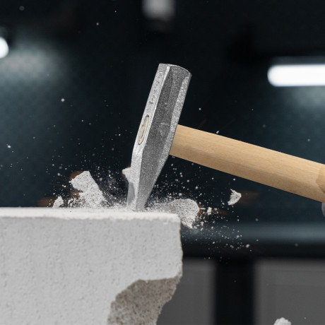 Молоток слесарный, 200 г, квадратный боек, деревянная рукоятка