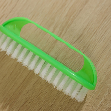 Щетка-утюжок тм VETTA, 12см, пластик