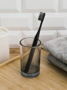Стакан д/зубных щеток ВаннДерГрей, стекло, цвет прозрачно-черный 60698 Master House