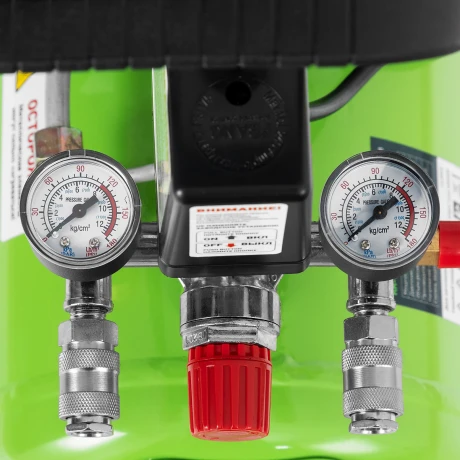 Компрессор с набором КК-1500/24 ПЛЮС, 1.5 кВт, 198 л/мин, 24 л, прямой привод, масляный Сибртех