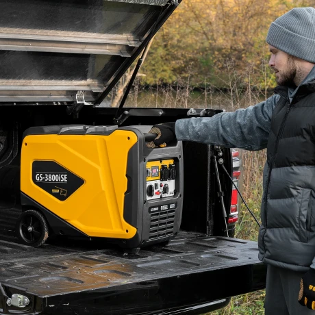 Генератор инверторный GS-3800iSE, 3,8 кВт, 230 В, закрытый корпус,электростартер Denzel