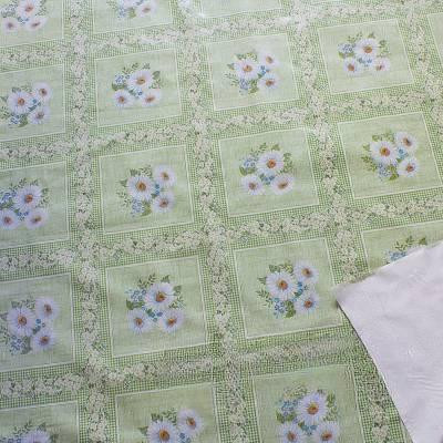 Клеенка тканая основа 125*25м 1 сорт 101/3 (ромашки, клетка) Тверь