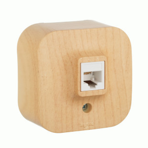 IEK QUTEO роз. телеф. ОУ 1 мест. дерево (RJ11) 782274